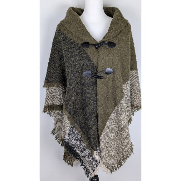 Poncho blanket style Aysmetrical Boucle  Poly blend color block OS Toggles GUC - Picture 1 of 8